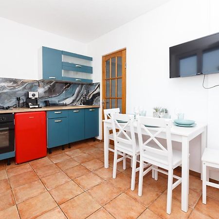 Color Ap Calea Victoriei 12C Apartment Bucharest Exterior photo