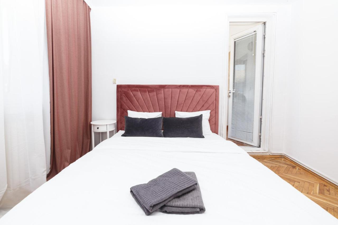 Color Ap Calea Victoriei 12C Apartment Bucharest Exterior photo