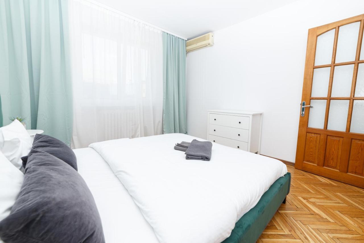 Color Ap Calea Victoriei 12C Apartment Bucharest Exterior photo