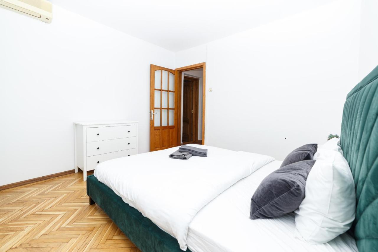 Color Ap Calea Victoriei 12C Apartment Bucharest Exterior photo
